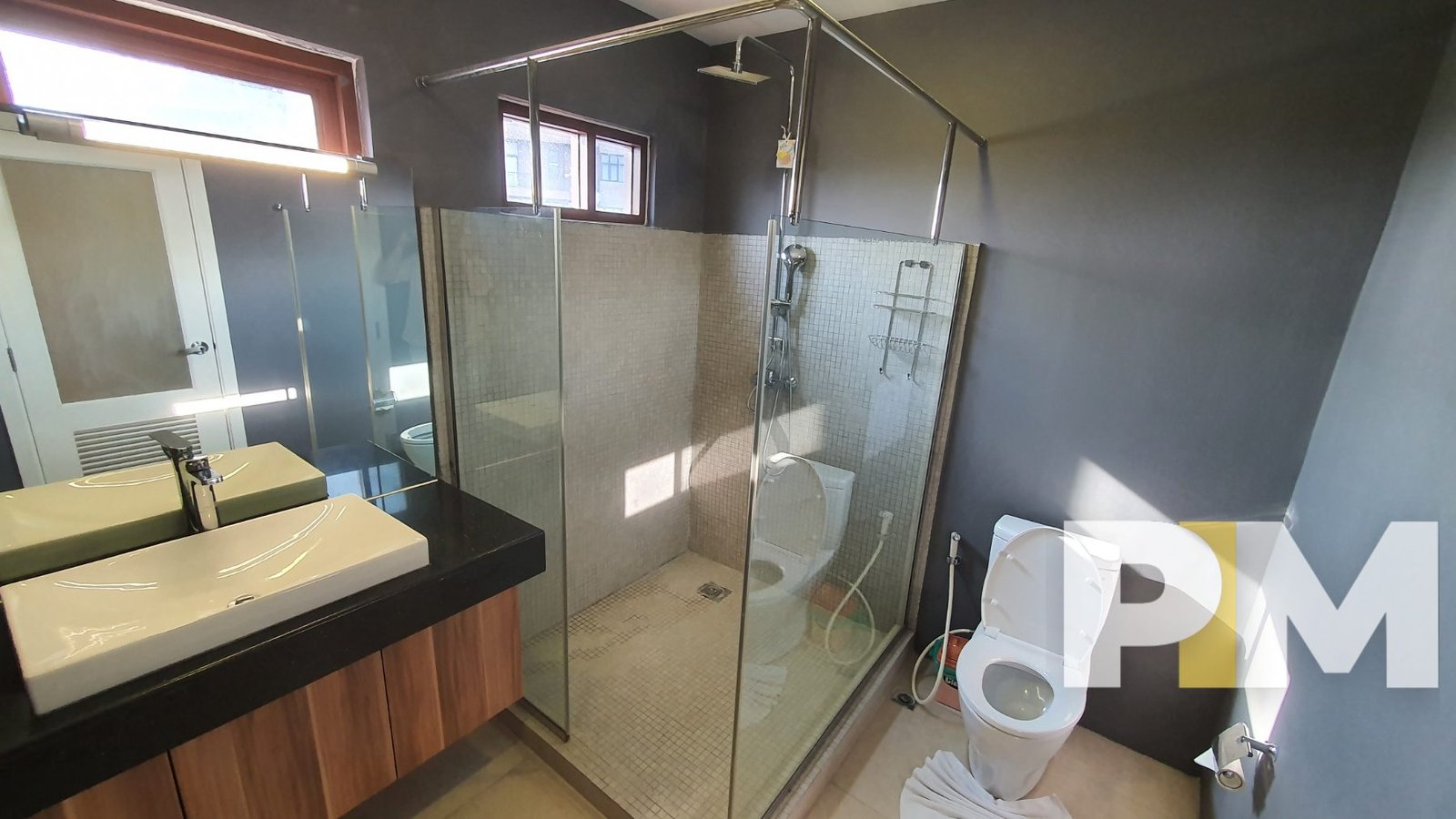 bathroom with tub - Rent in Yangon