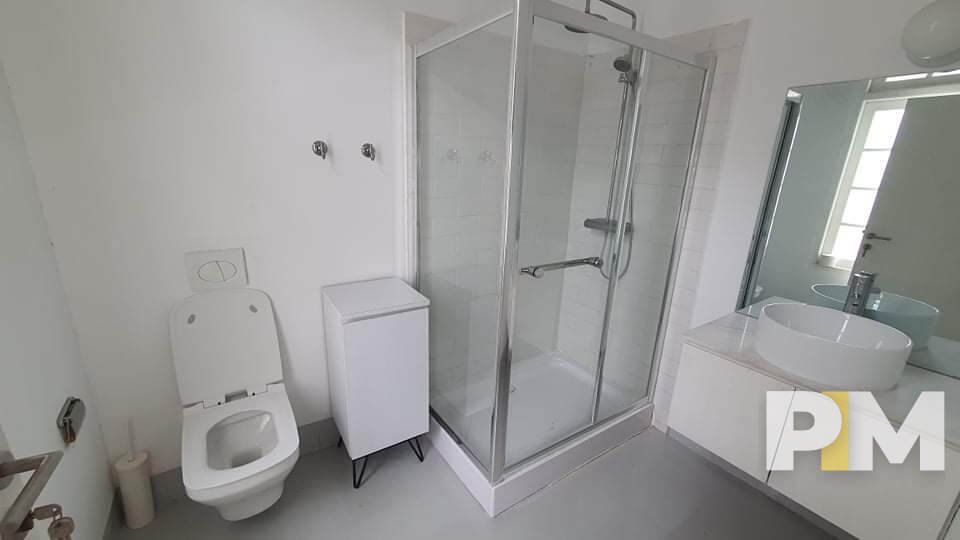 bathroom with tub - Yangon Property