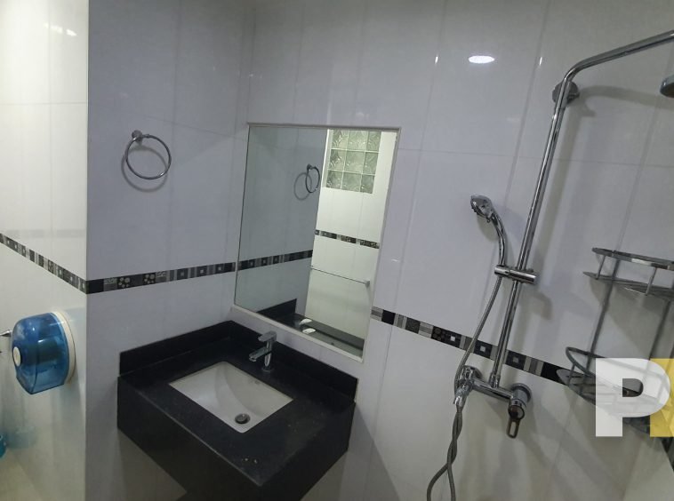 bathroom with tub - properties in Yangon