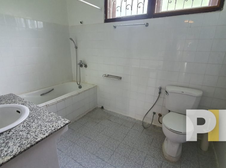 bathroom with tub - properties in Yangon