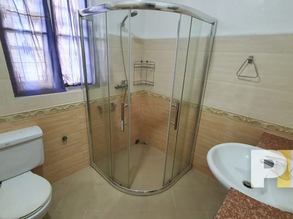 bathroom with tub - properties in Yangon