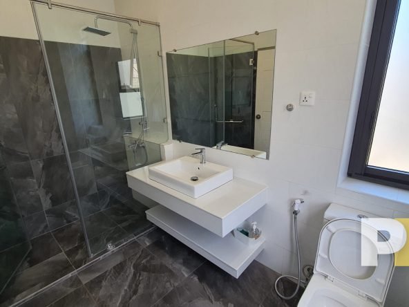 bathroom with tub - properties in Yangon
