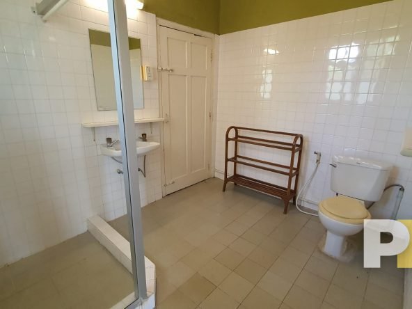 bathroom with tub - properties in Yangon