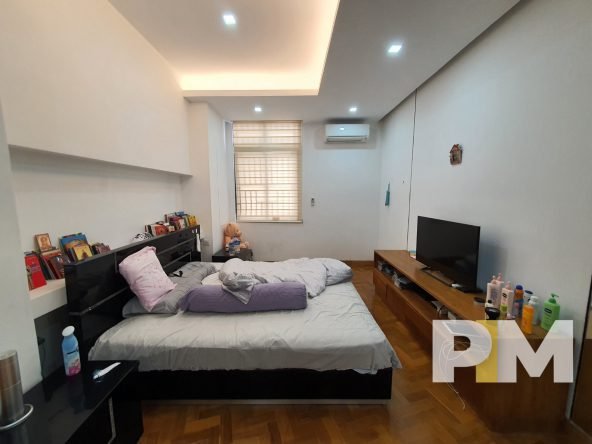 bedroom with TV - Rent in Yangon