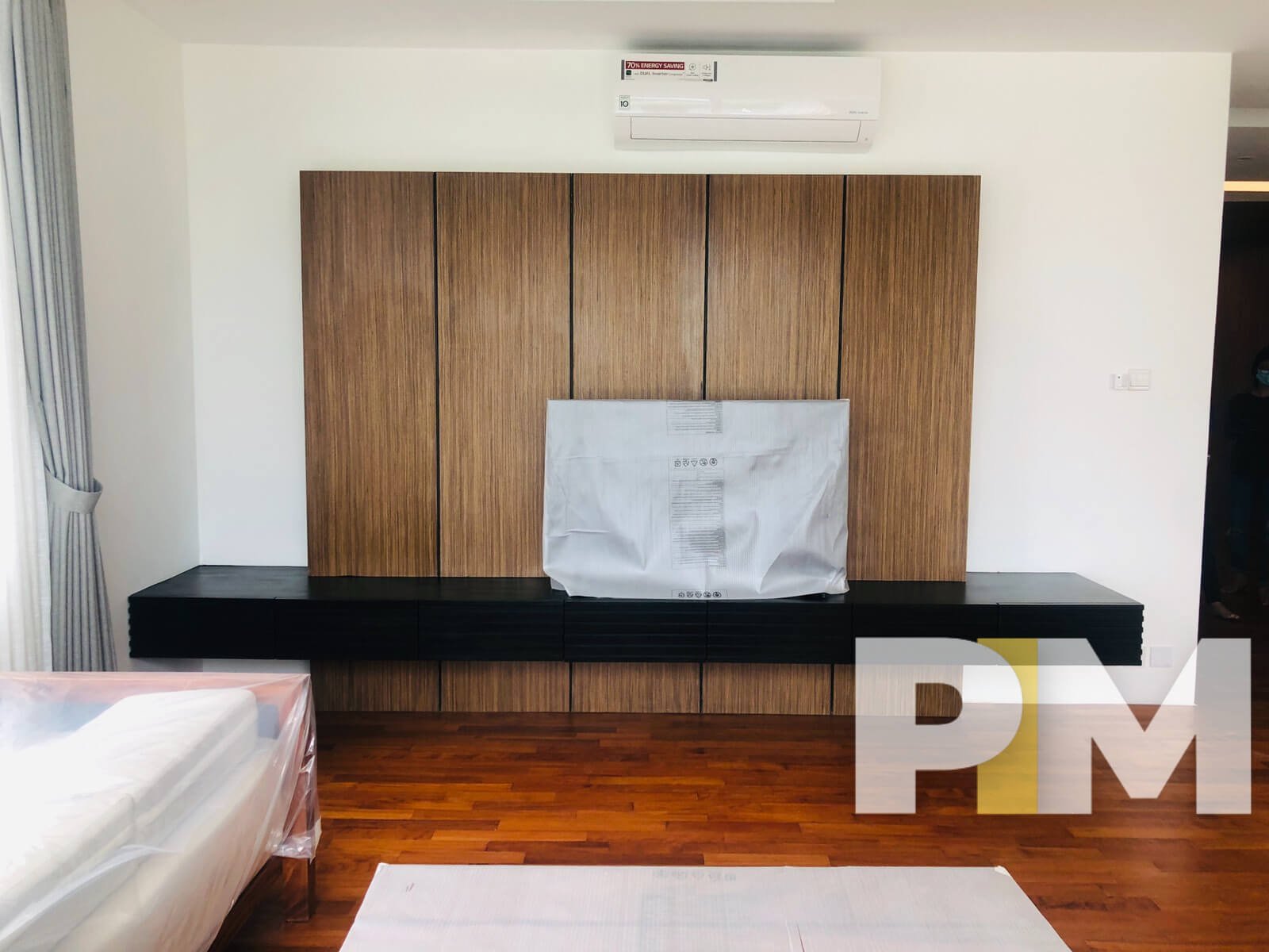 bedroom with TV table - Home Rental Yangon