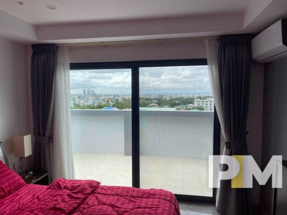 bedroom with balcony - Rent in Myanmar