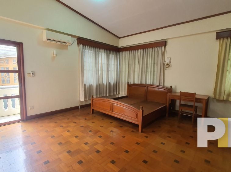 bedroom with bed - Rent in Yangon