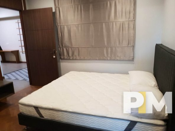 bedroom with bed and mattress - Condo for rent in Hlaing