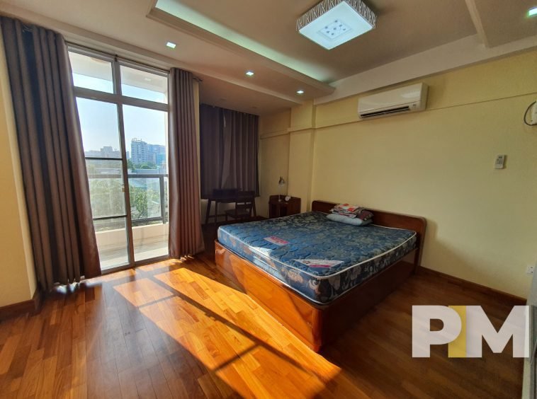 bedroom with bed and mattress - Condo for rent in Yankin