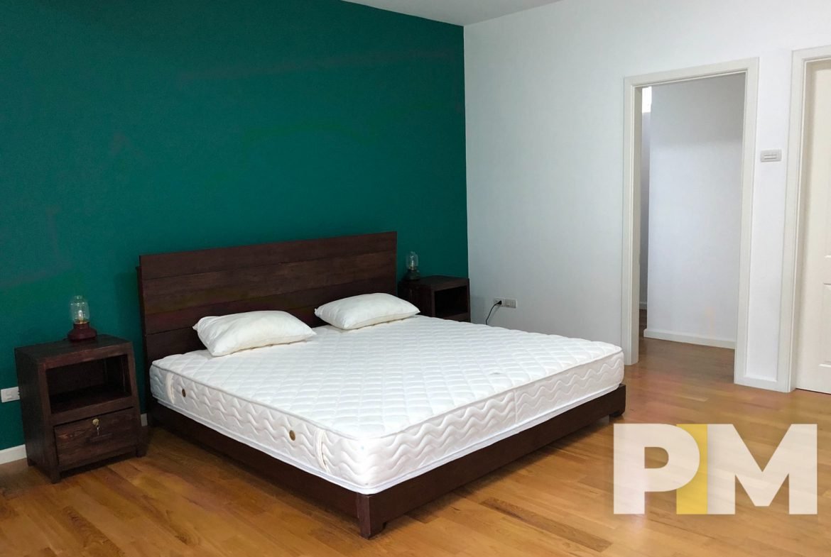 bedroom with bed and mattress - House for rent in Bahan