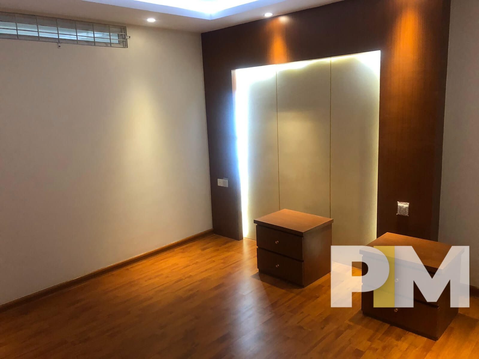 bedroom with bedside drawers - Rent in Yangon