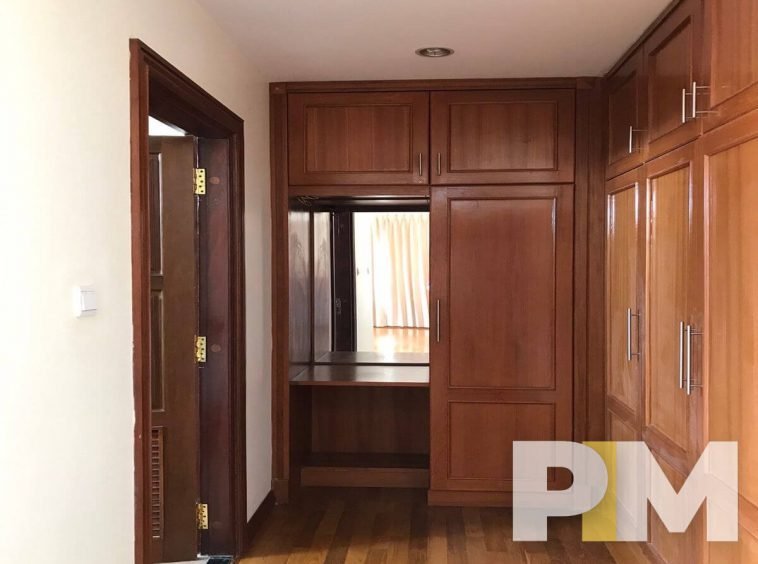 bedroom with closet - Condo for rent in Mayangone