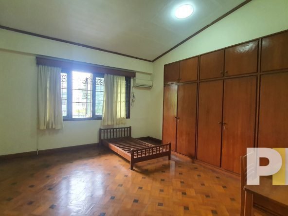 bedroom with closet - Rent in Yangon