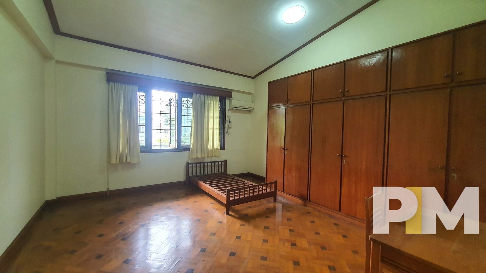 bedroom with closet - Rent in Yangon