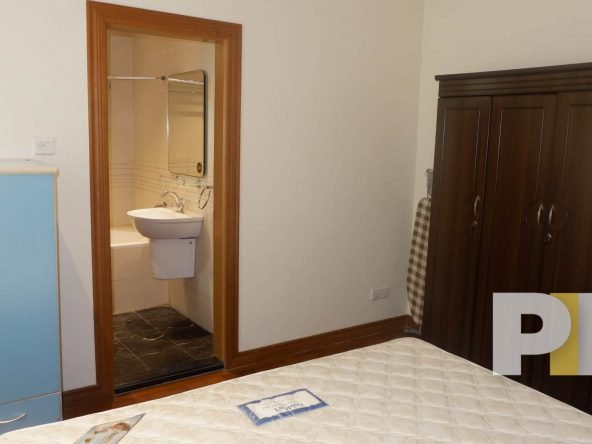 bedroom with ensuite - Condo for rent in Kyimyindine