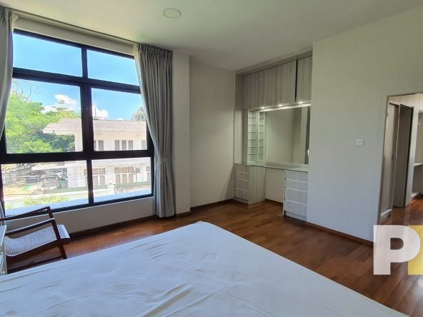 bedroom with vanity mirror - properties in Yangon