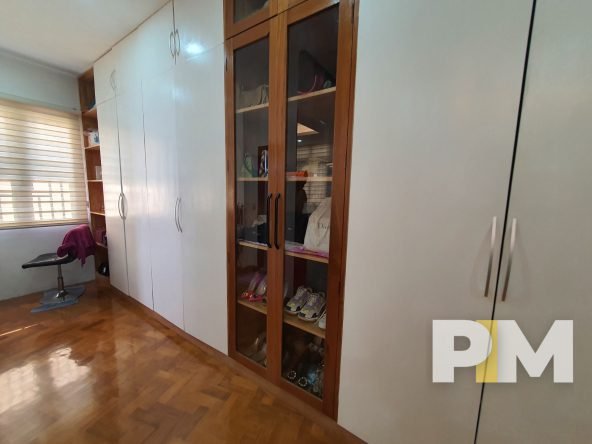 bedroom with wardrobe - Real Estate in Yangon