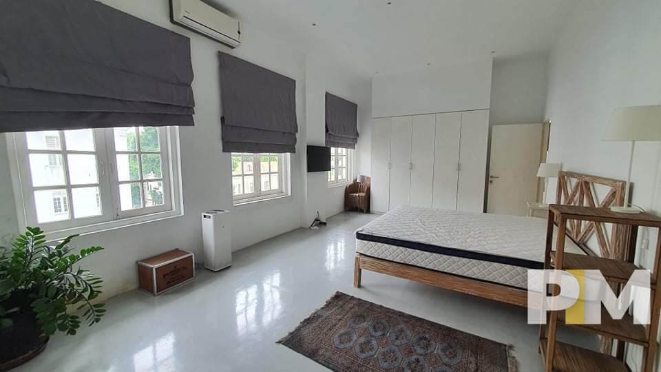 bedroom with wardrobe - Real Estate in Yangon