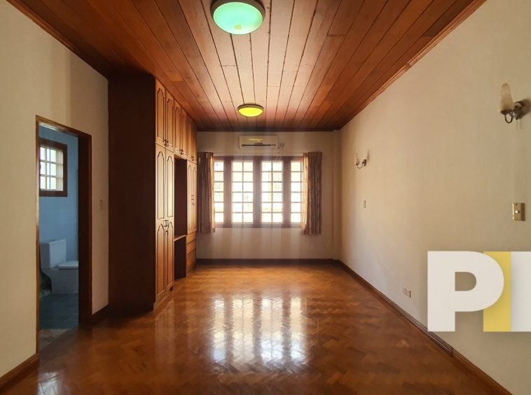 corridor with ceiling light - House for rent in Golden Valley