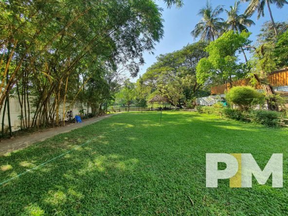 courtyard - Myanmar House for rent