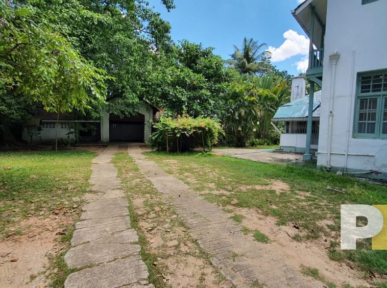 courtyard - Real Estate in Yangon