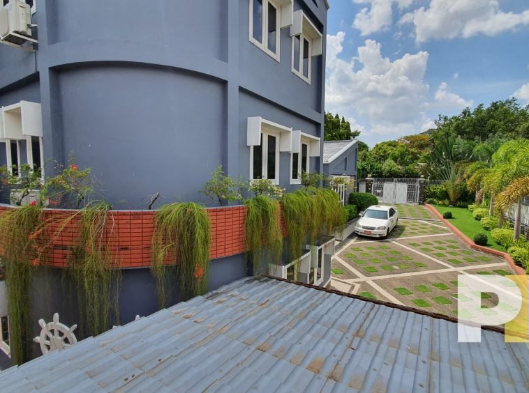 courtyard with car park - Home Rental Myanmar