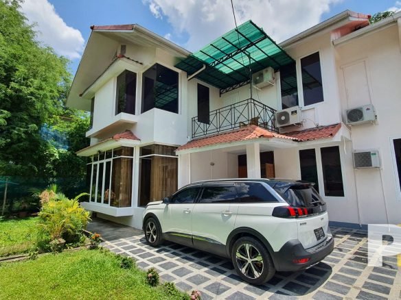 courtyard with car park - Yangon Property