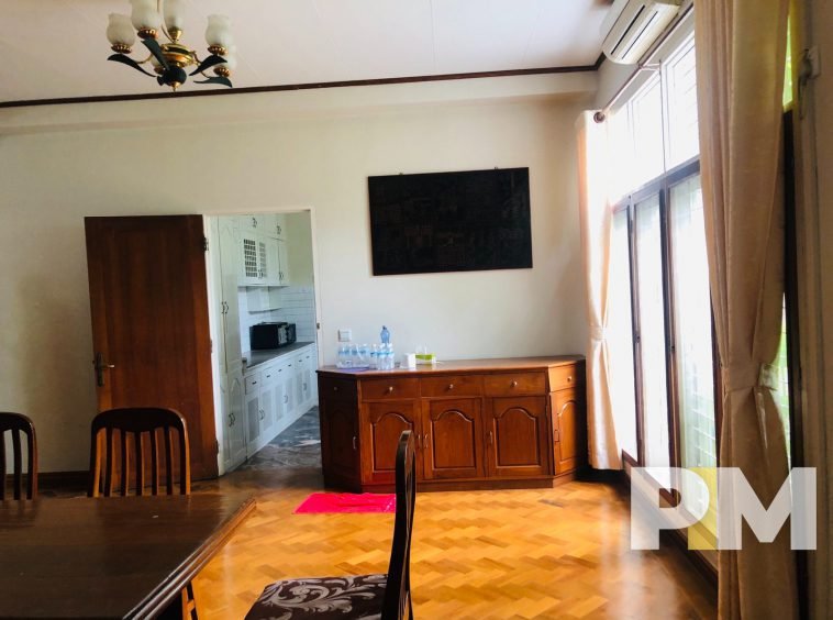 dining room with TV - House for rent in Golden Valley