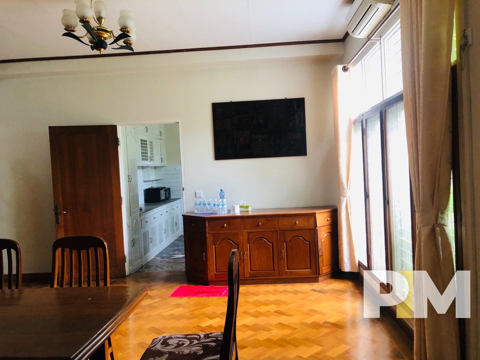 dining room with TV - House for rent in Golden Valley