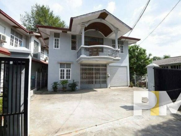 entrance gate with car park - House for rent in Mayangone