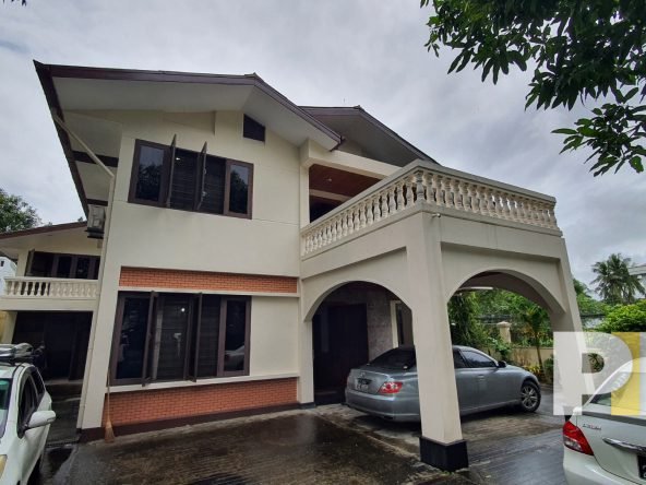 front view of the house - House for rent in Golden Valley