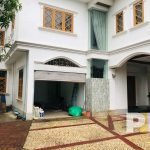 front view of the house - house for rent in Golden Valley