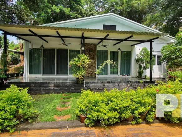 garden - House for rent in Golden Valley