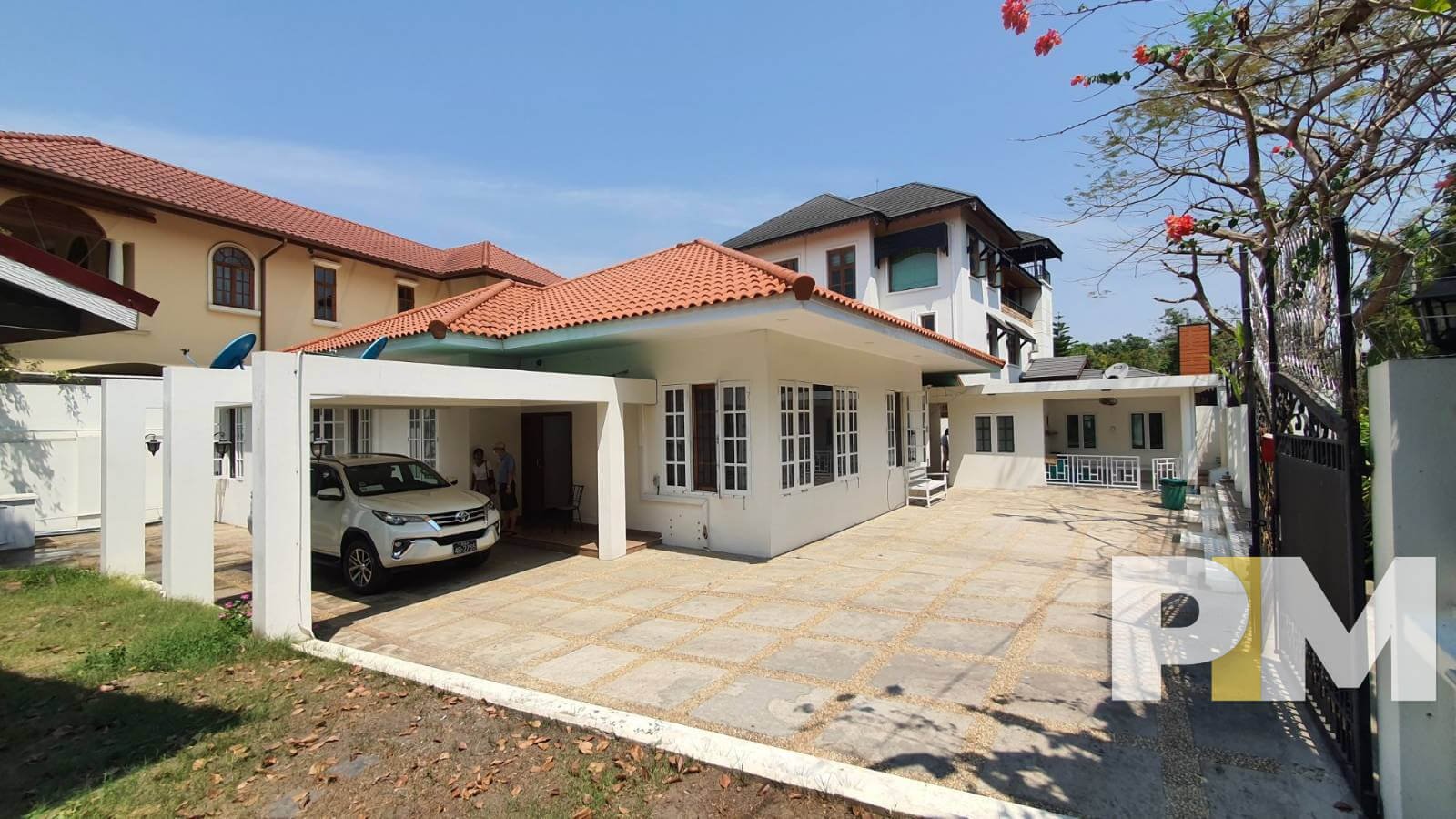 house with car parking - Real Estate in Yangon