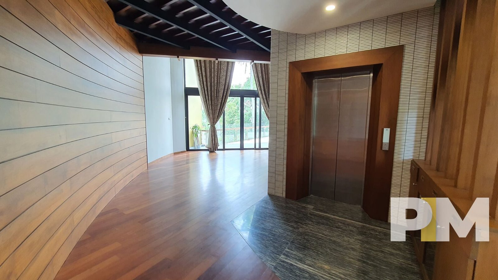 house with lift - House for rent in Mayangone