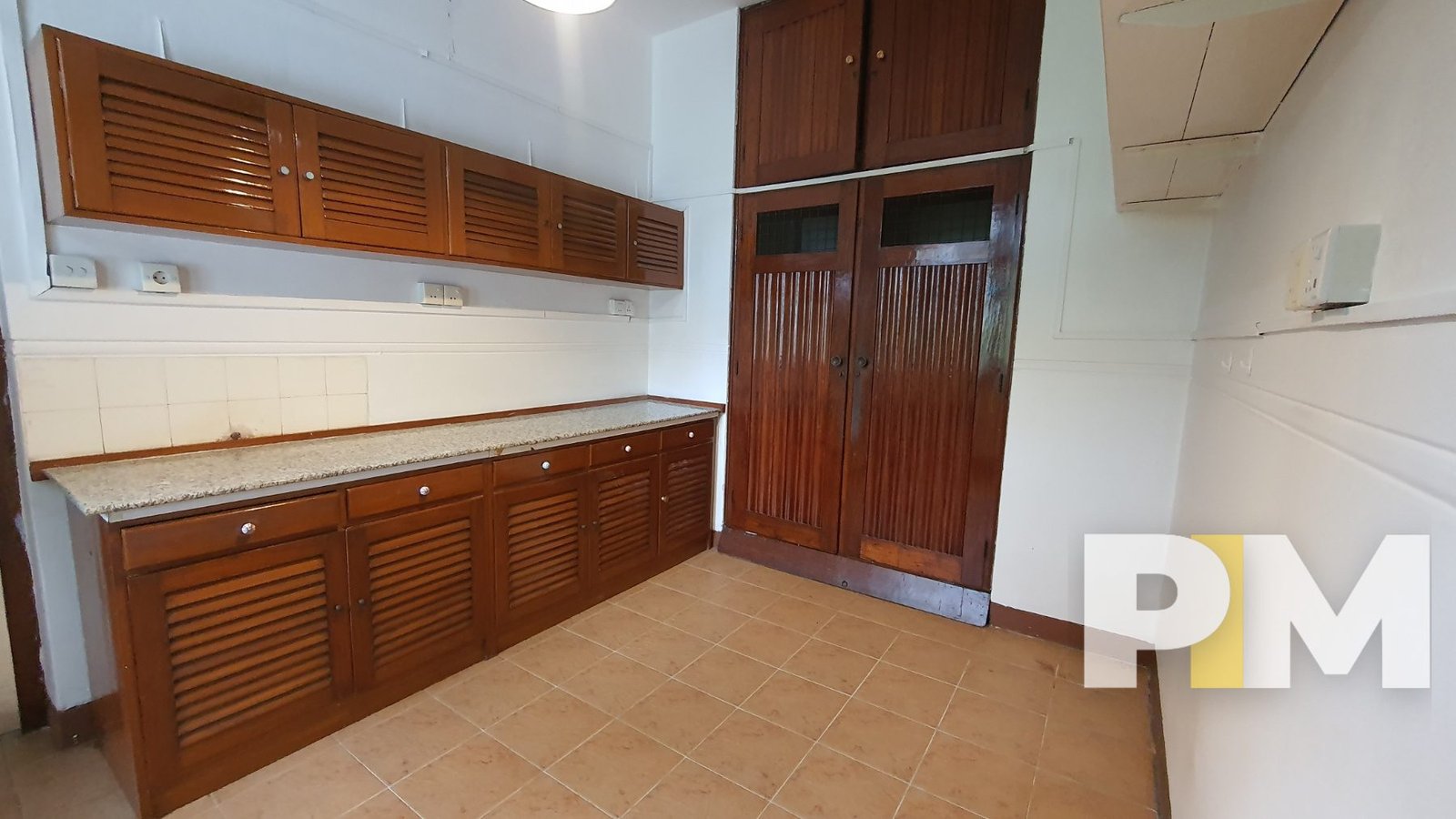 kitchen with cabinets - Myanmar House for rent