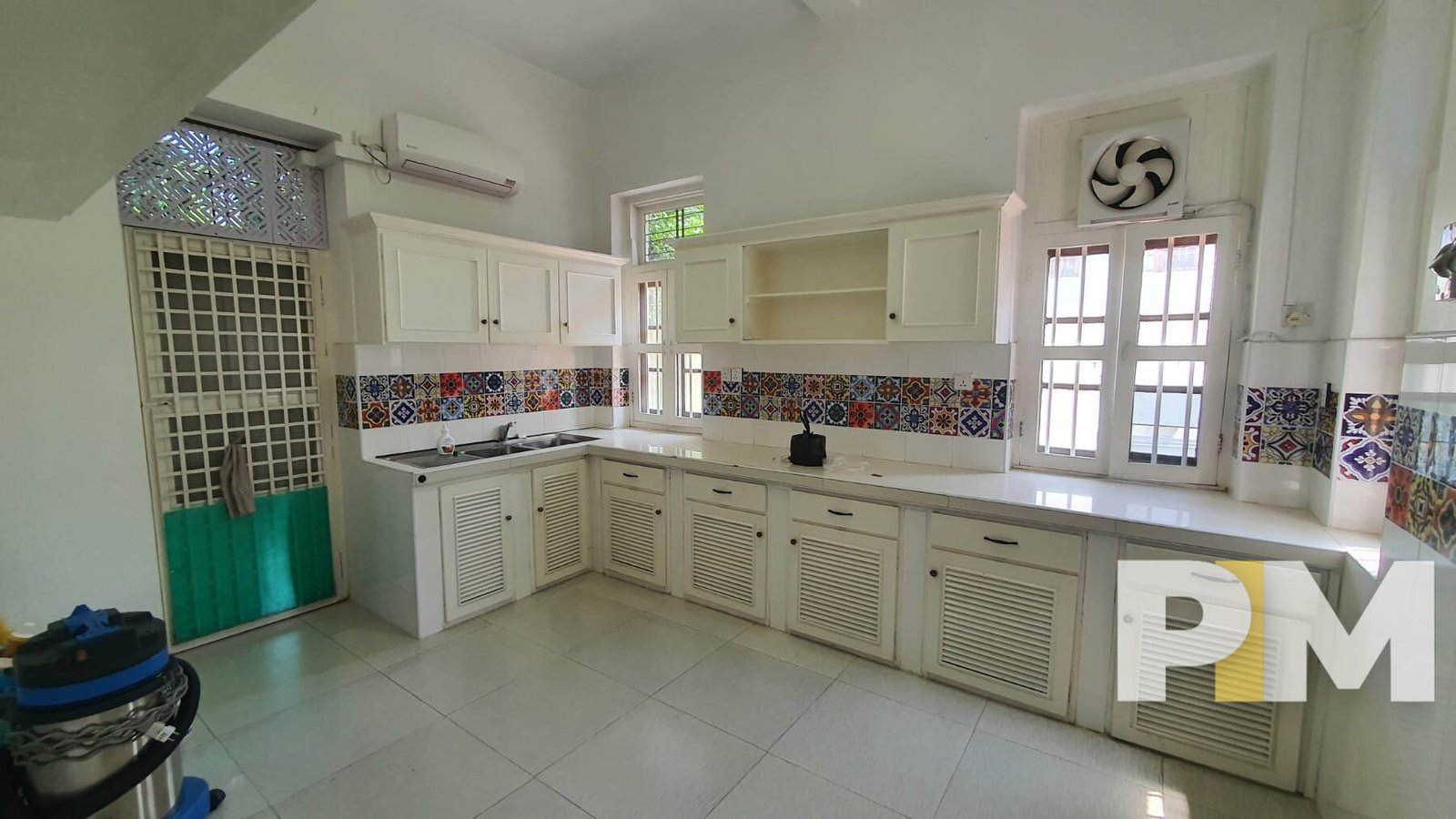 kitchen with cabinets - Rent in Myanmar