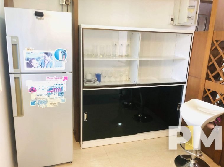 kitchen with fridge - Condo for rent in Yawmingyi