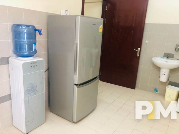 kitchen with fridge - Rent in Myanmar