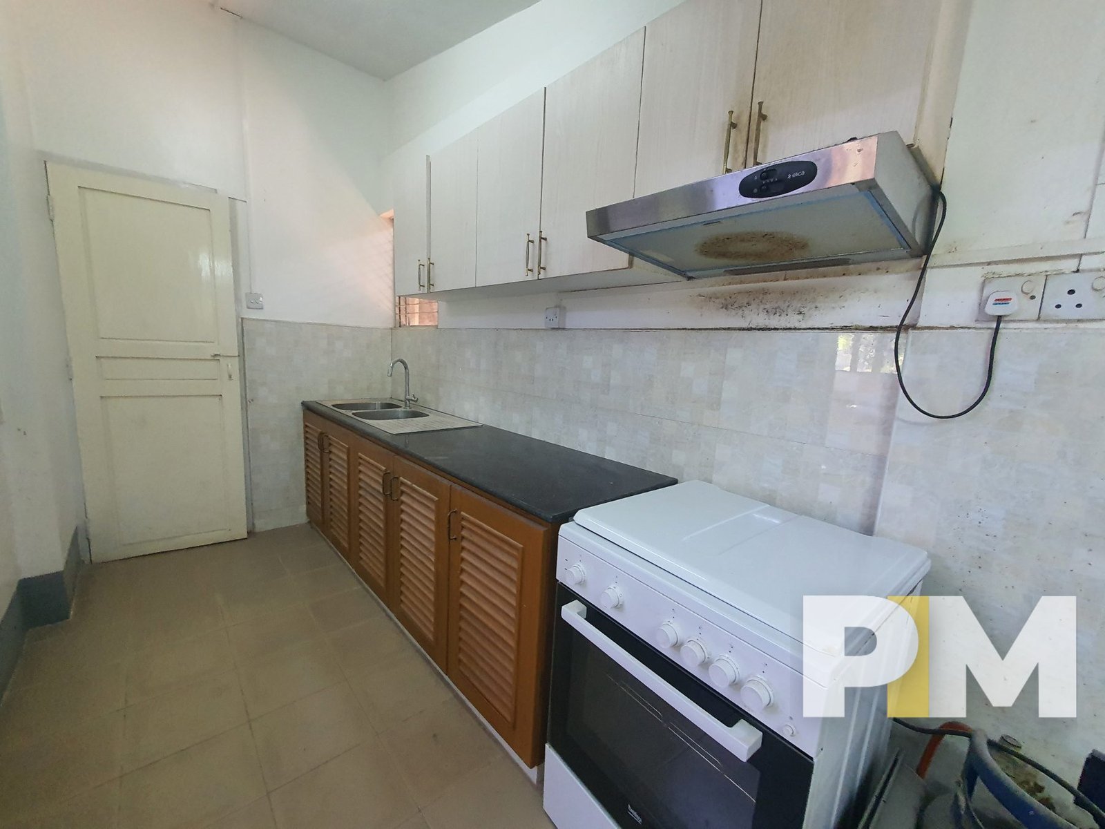 kitchen with oven - Home Rental Yangon