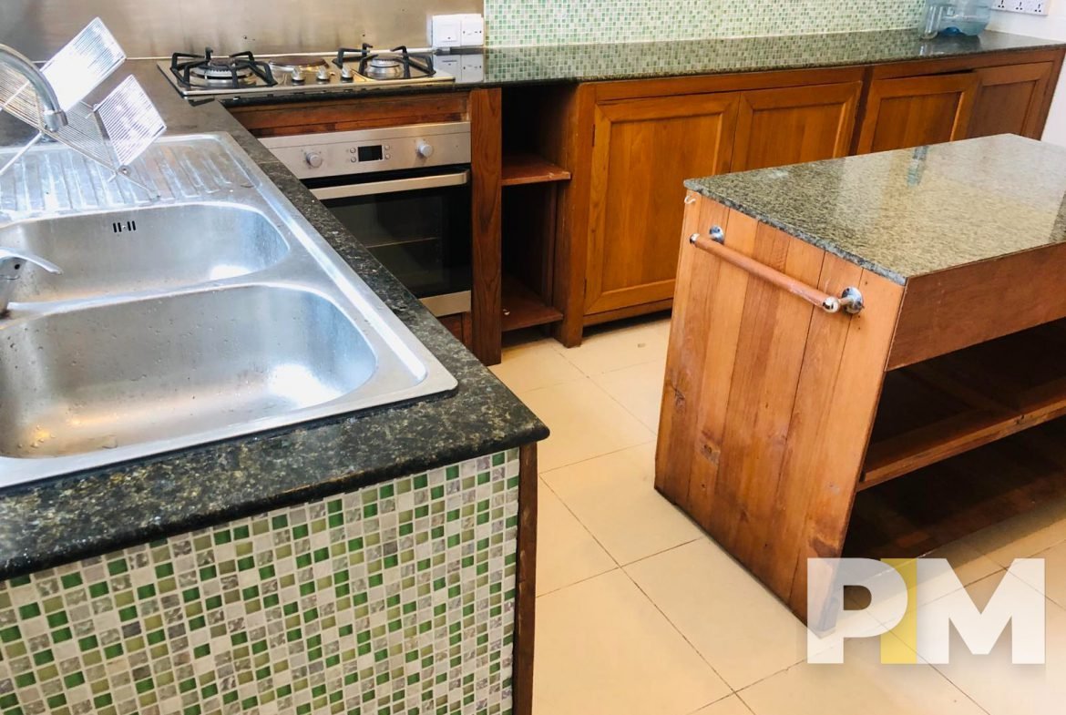 kitchen with oven - Yangon Property