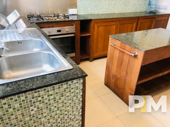 kitchen with oven - Yangon Property