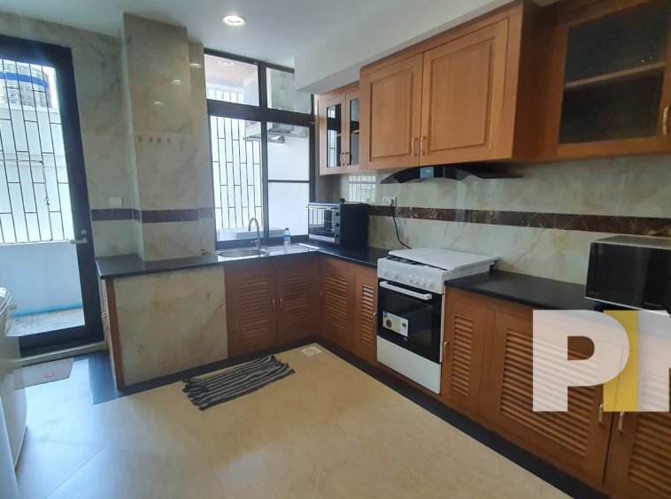 kitchen with oven - Yangon Real Estate