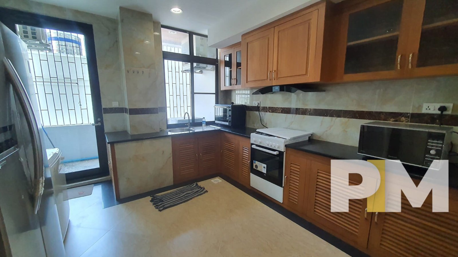 kitchen with oven - Yangon Real Estate