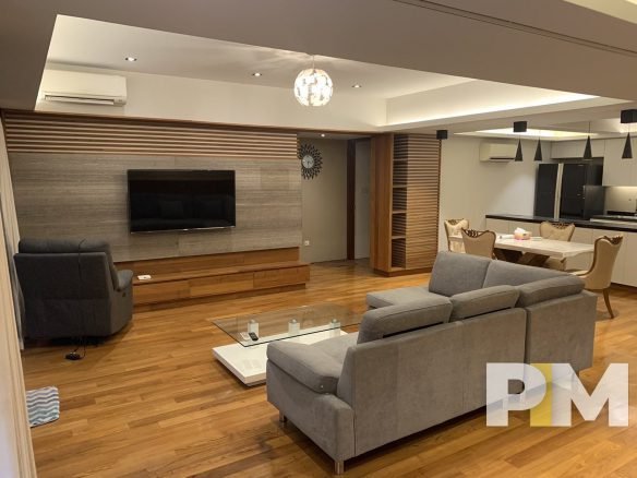 living room with TV - condo for rent in Golden Valley