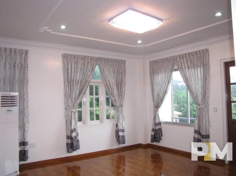 living room with air conditioning - Real Estate in Myanmar