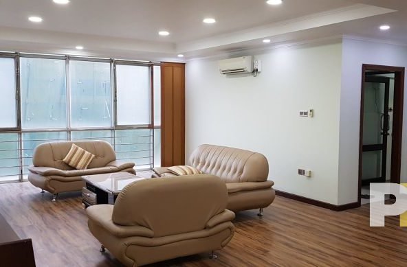 living room with ceiling light - Condo for rent in Kamayut