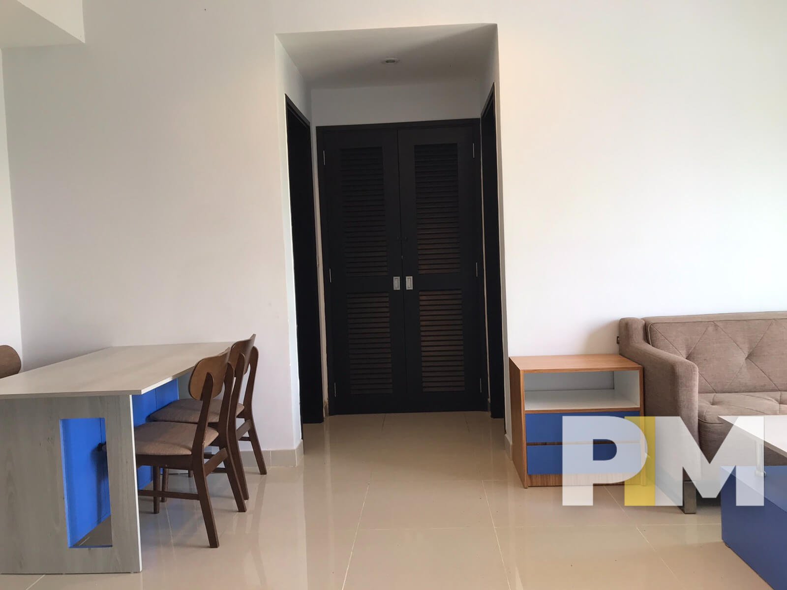 living room with dining space - Condo for rent in Hlaing