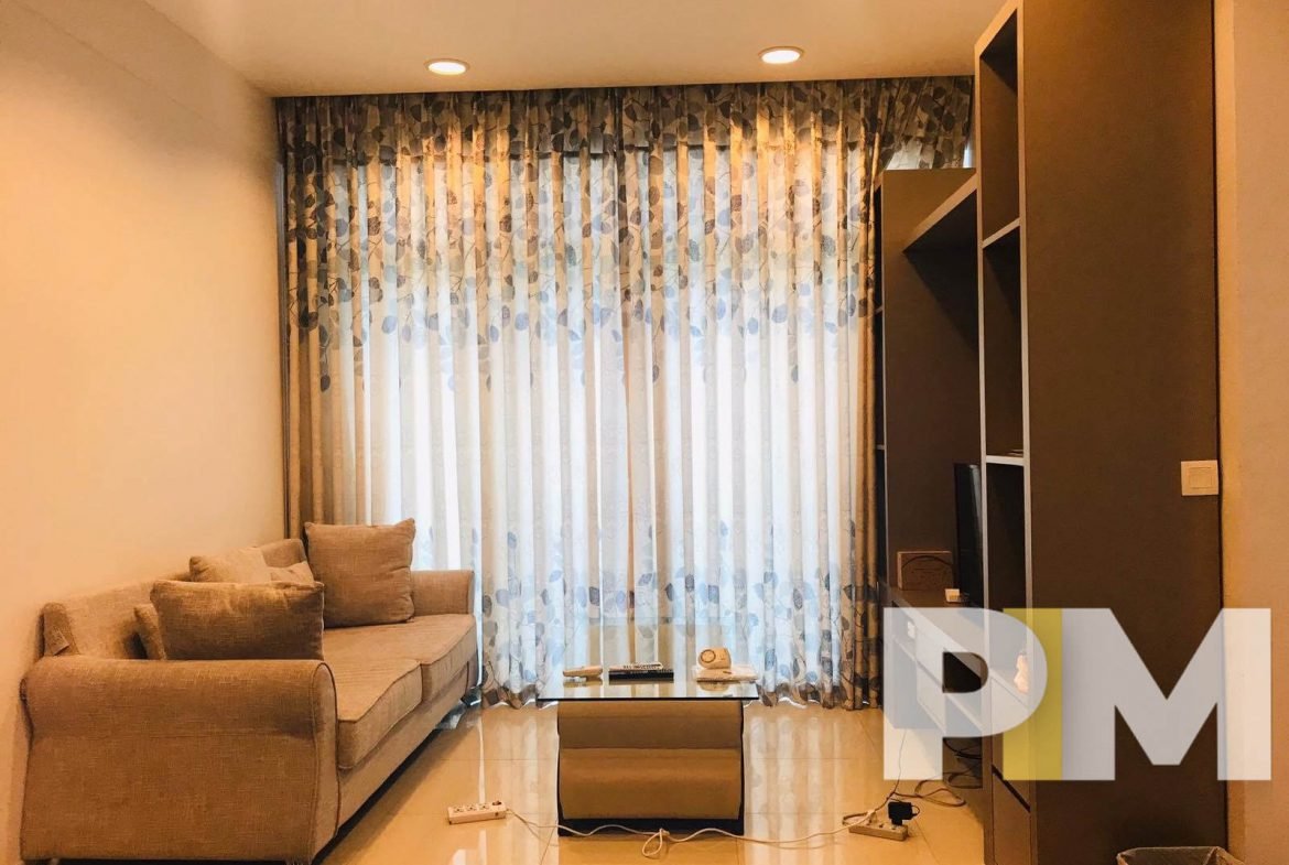 living room with sofa - Condo for rent in Hlaing