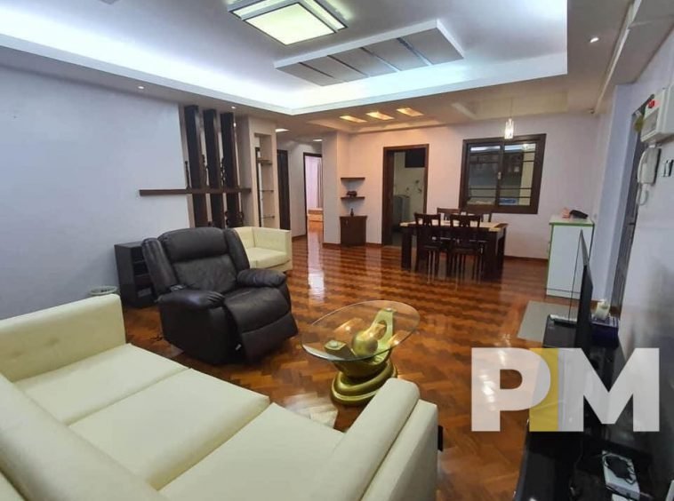 living room with sofa - Condo for rent in Yawmingyi